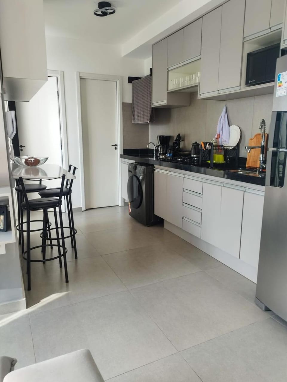 Kitchen or kitchenette, Dining area, stove