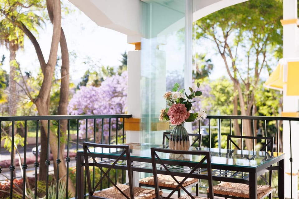 Spring, Day, Garden, View (from property/room), Balcony/Terrace, Balcony/Terrace, Dining area, Garden view