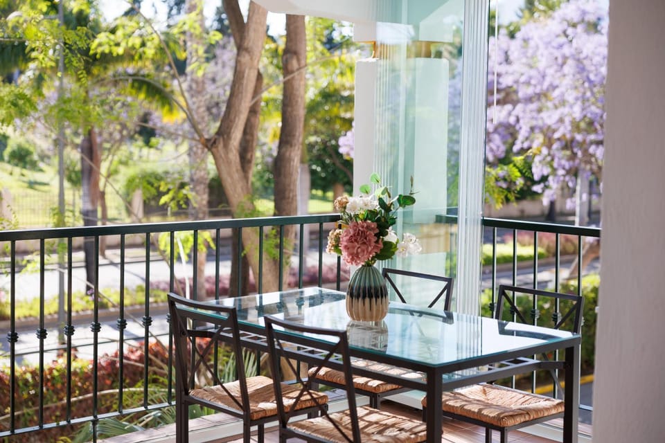 Spring, Day, Garden, View (from property/room), Balcony/Terrace, Dining area, Garden view