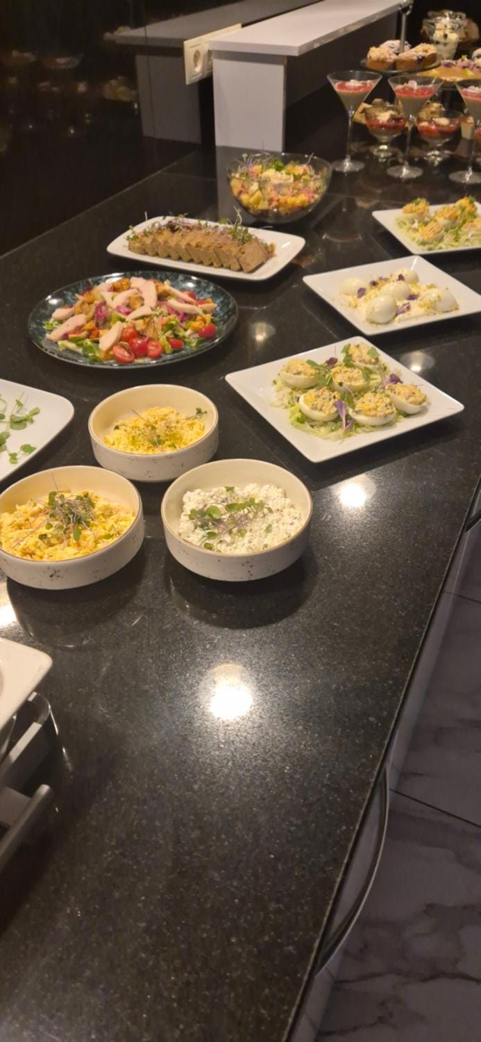 Restaurant/places to eat, Restaurant/places to eat