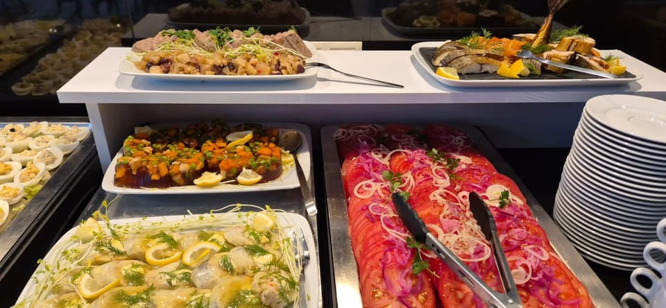 Restaurant/places to eat, Food, Buffet breakfast