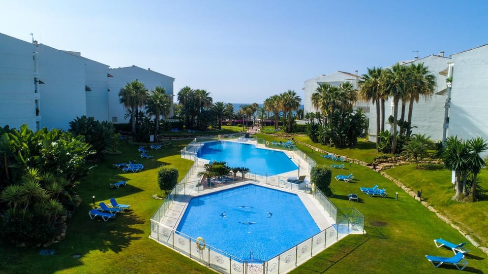 Solarium, Swimming pool