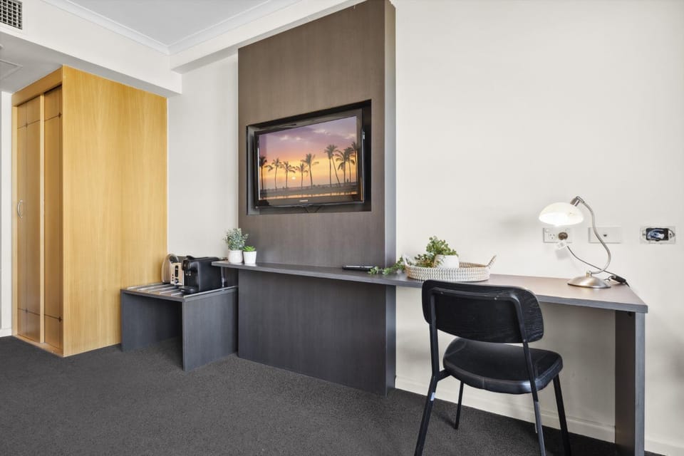 Bright Studio with Pool Access in Parramatta Apartment in Parramatta