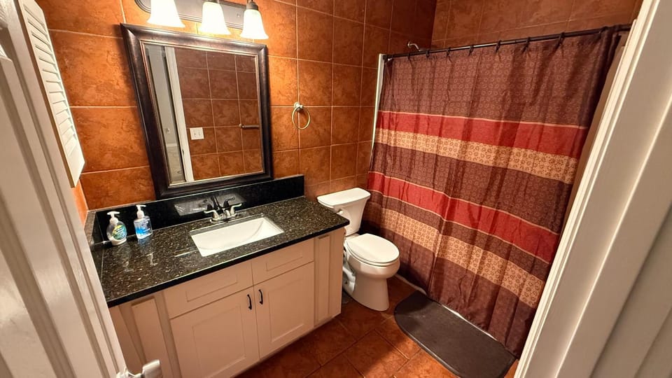 K11 Private Room with Smart TV Near Everything Vacation rental in Azalea Park