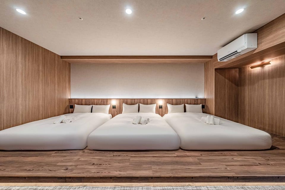 Bed, Photo of the whole room, Bedroom, air conditioner