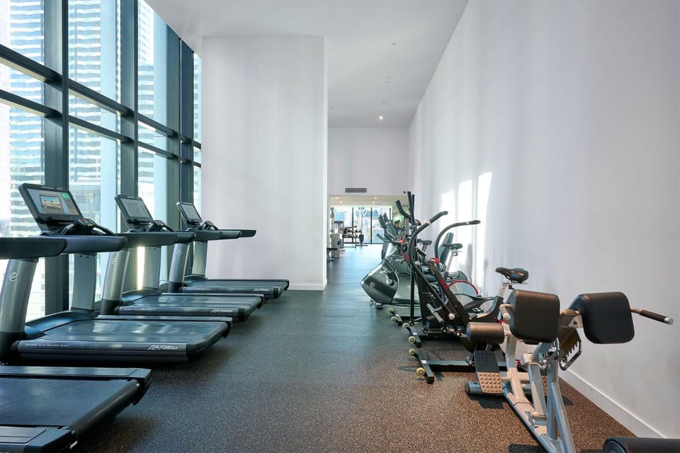 Sweat & Soak - Elizabeth St Escape Apartment in Melbourne