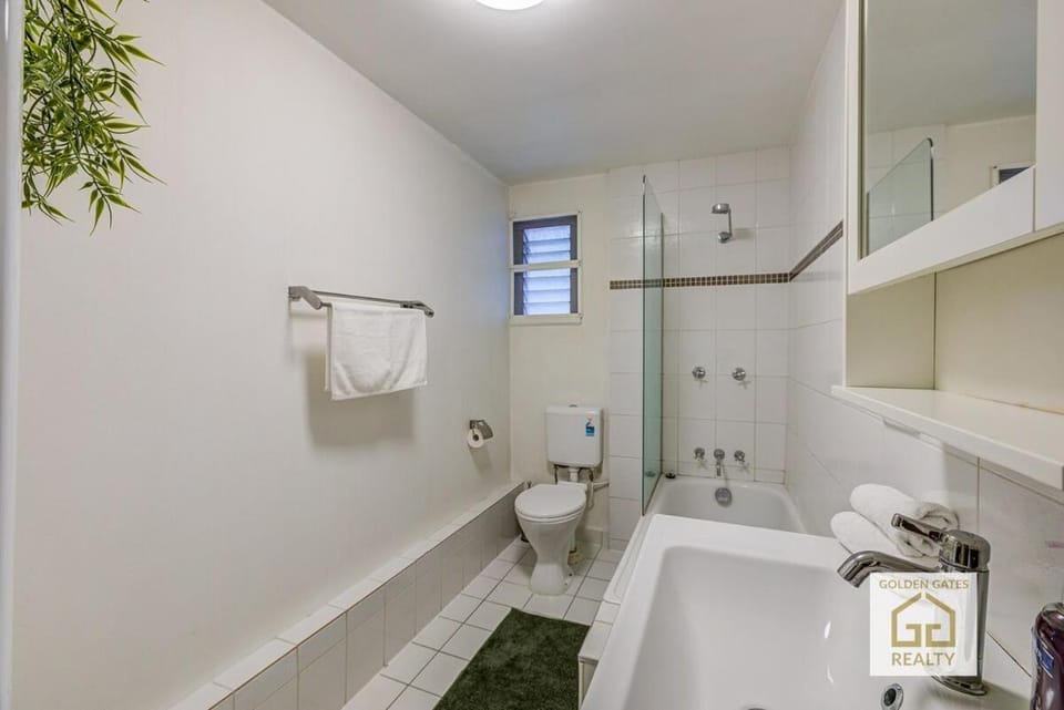 Bathroom, Bath