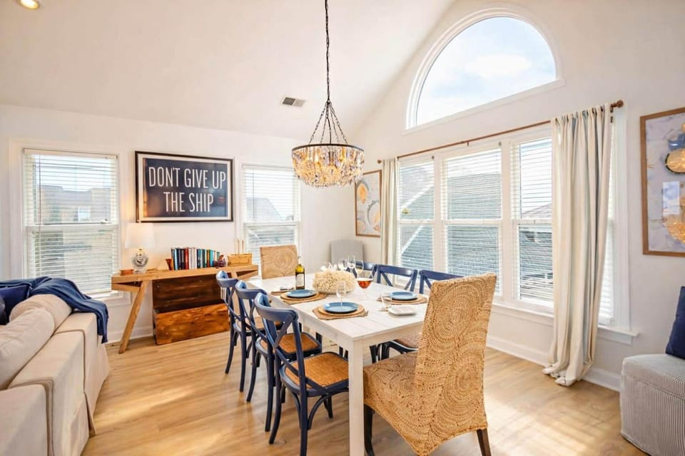 Ultimate Beachfront Getaway Pool Slide, Hottub House in Nags Head