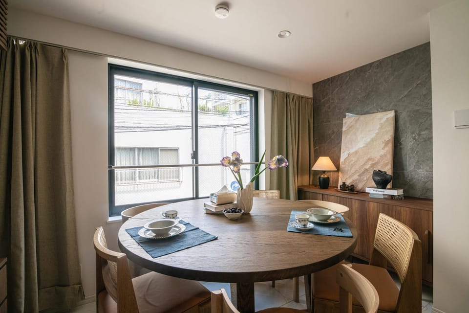 Seating area, Dining area
