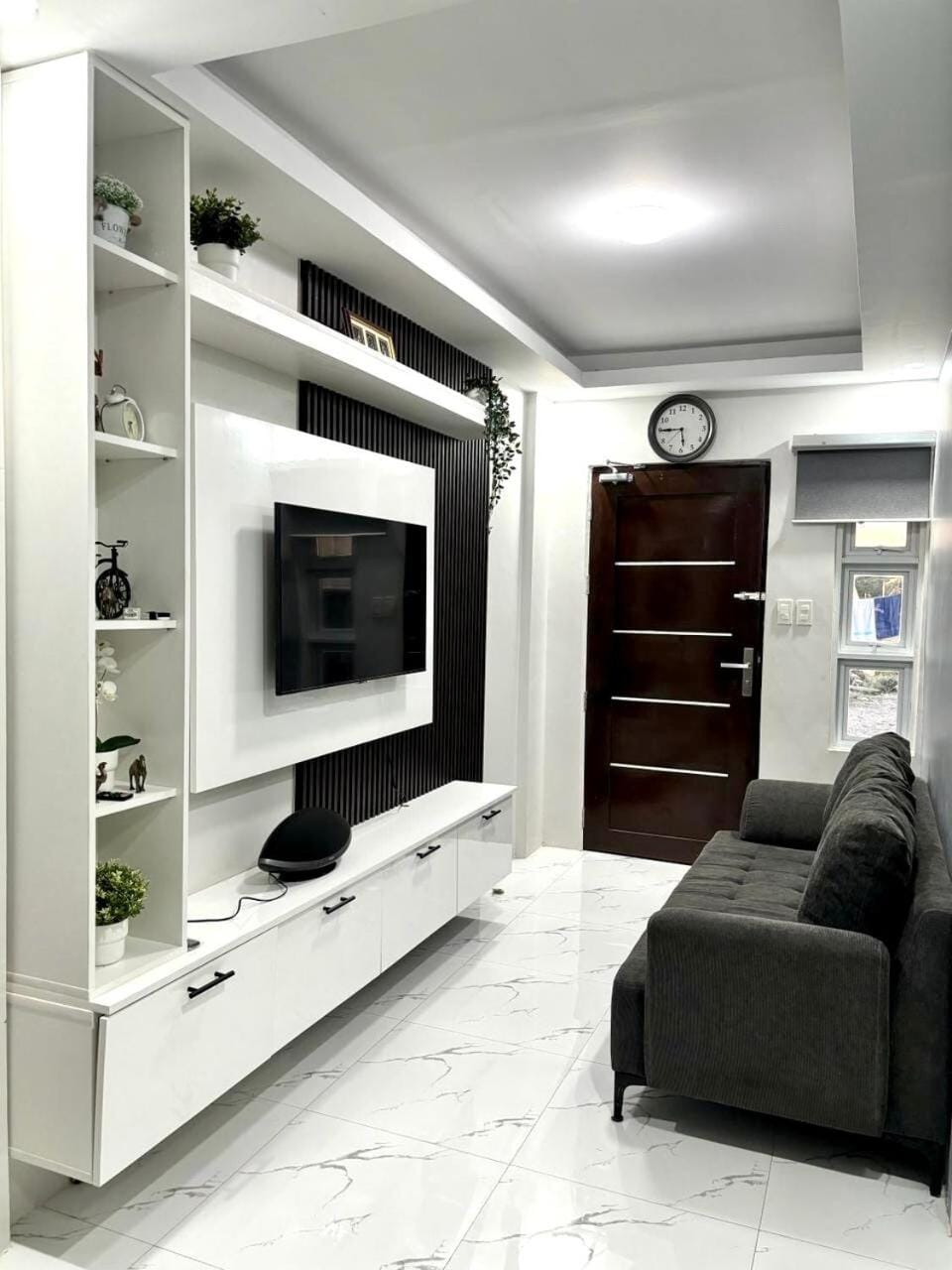 Communal lounge/ TV room, TV and multimedia, Living room, Seating area, Evening entertainment