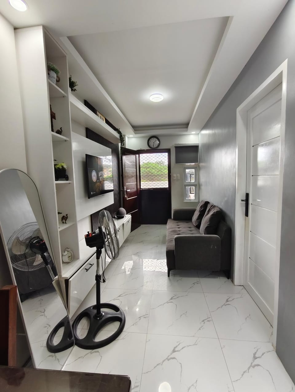 Communal lounge/ TV room, TV and multimedia, Living room, Seating area