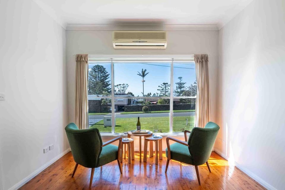The Farmer's Retreat - Prime Kiama Location - between Surf and Kendalls Beaches House in Kiama