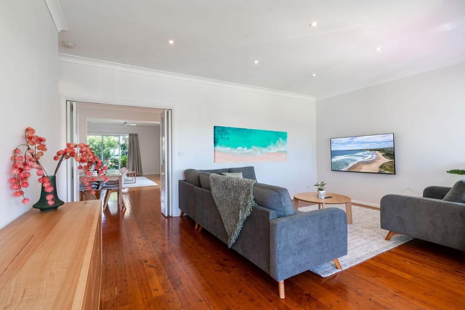 The Farmer's Retreat - Prime Kiama Location - between Surf and Kendalls Beaches House in Kiama