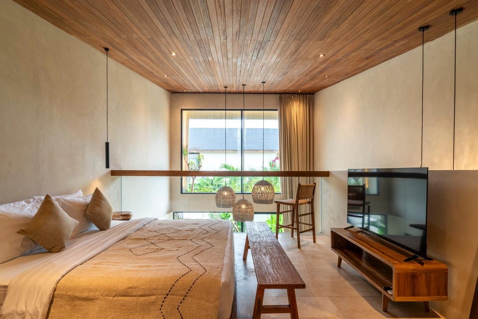 Bed, TV and multimedia, Bedroom
