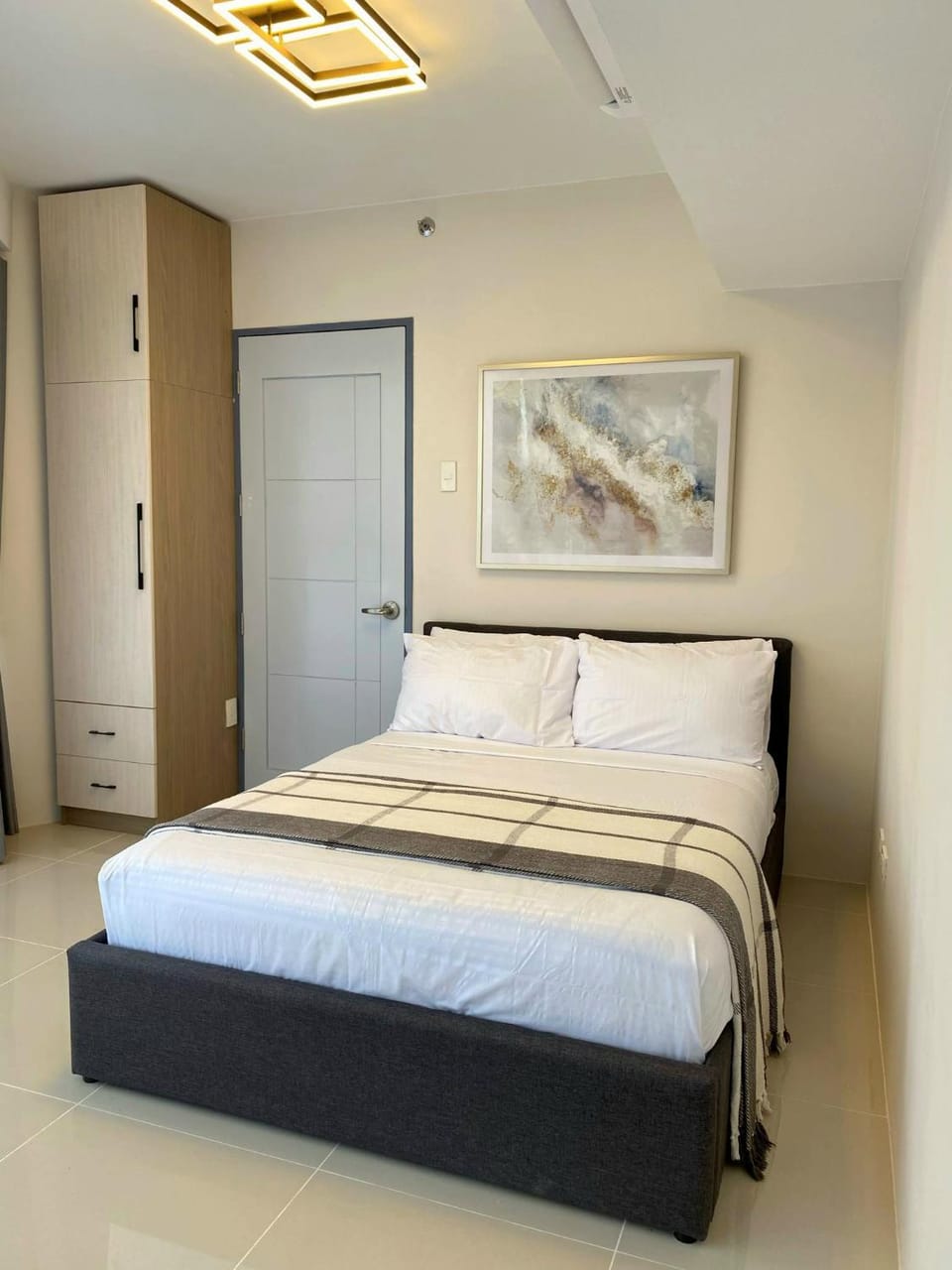 Bed, Photo of the whole room, Bedroom, wardrobe
