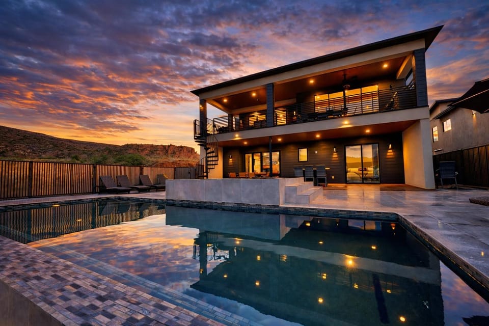 Exclusive Retreats Desert Vista Mirage - Moab Getaway with Pool, Spa & Views House in Spanish Valley