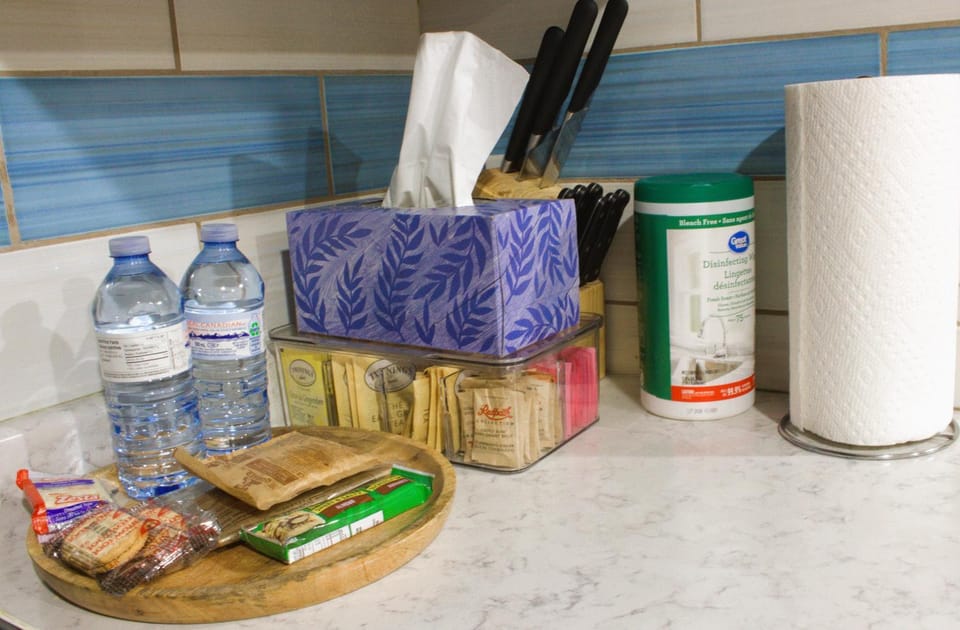 Kitchen or kitchenette, Food and drinks