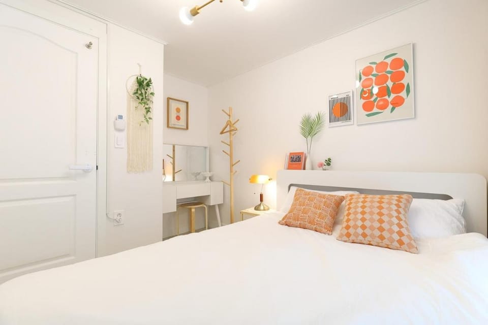 침실 4개 8인 강남 15분 홍대25분 무료짐보관 2호선 공항버스 주택가 서울대학교 Apartment in Seoul