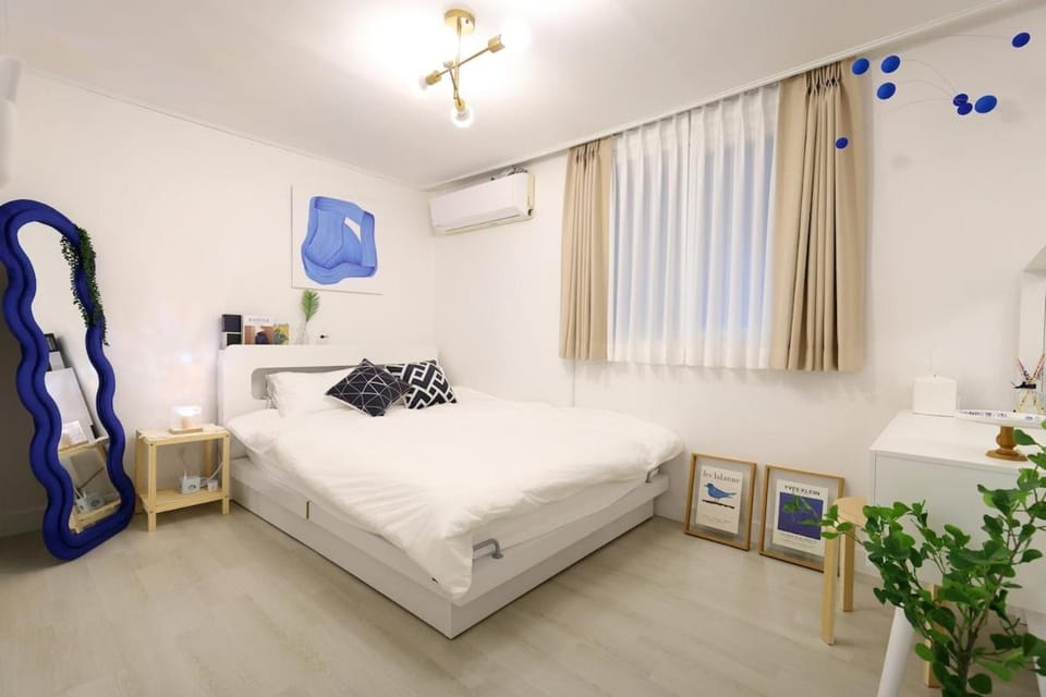 침실 4개 8인 강남 15분 홍대25분 무료짐보관 2호선 공항버스 주택가 서울대학교 Apartment in Seoul