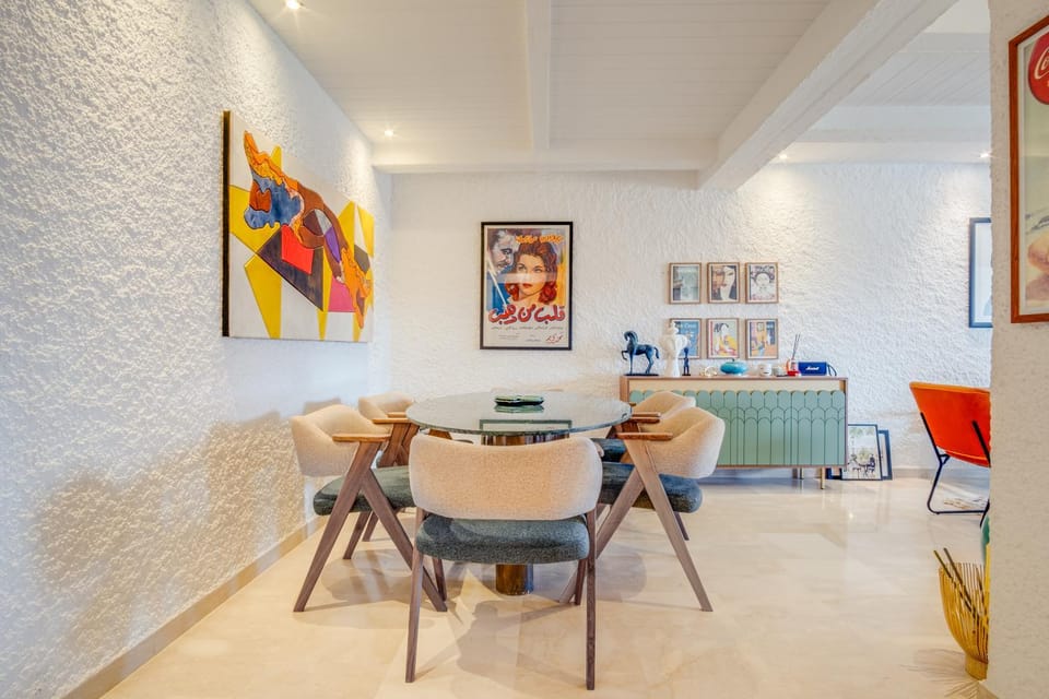 Living room, Seating area, Dining area