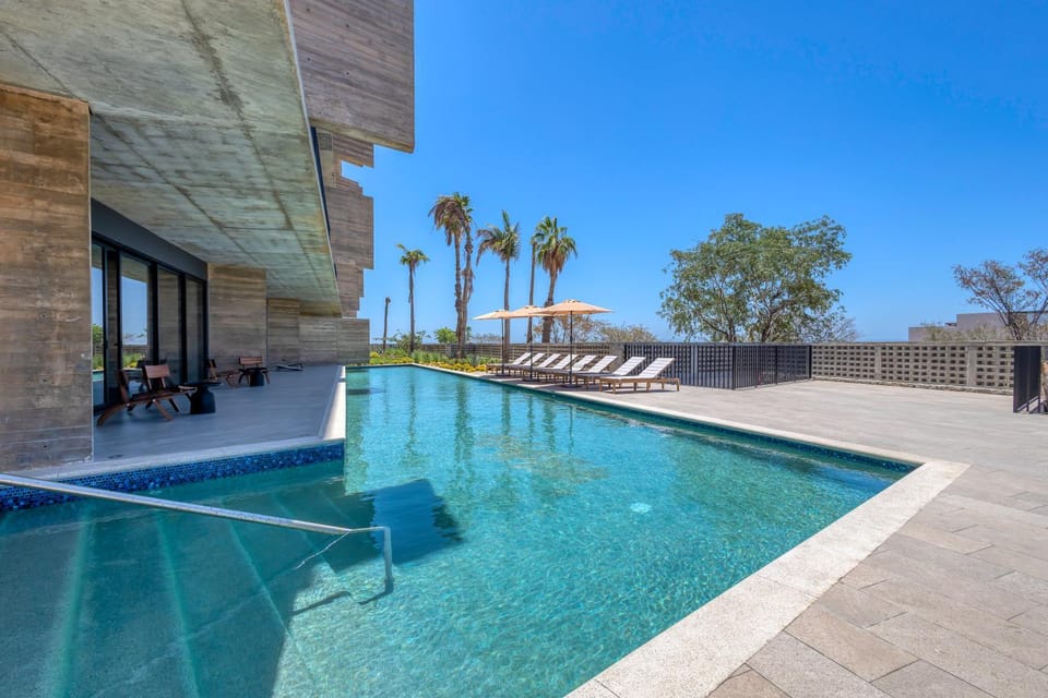 Swimming pool, sunbed