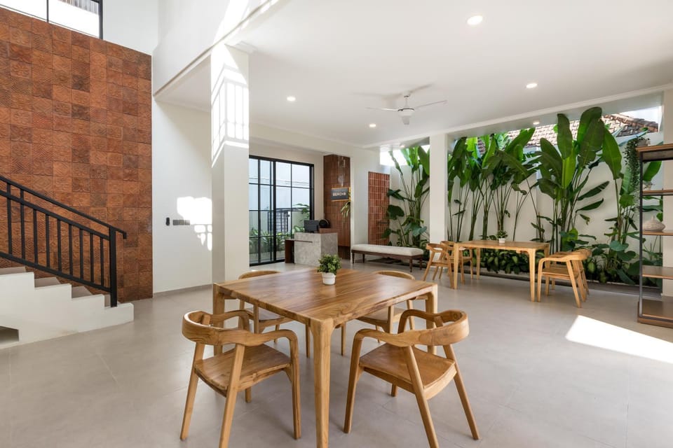 Seating area, Dining area