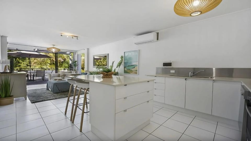 Seaside On Fourth Apartment in Middle Arm