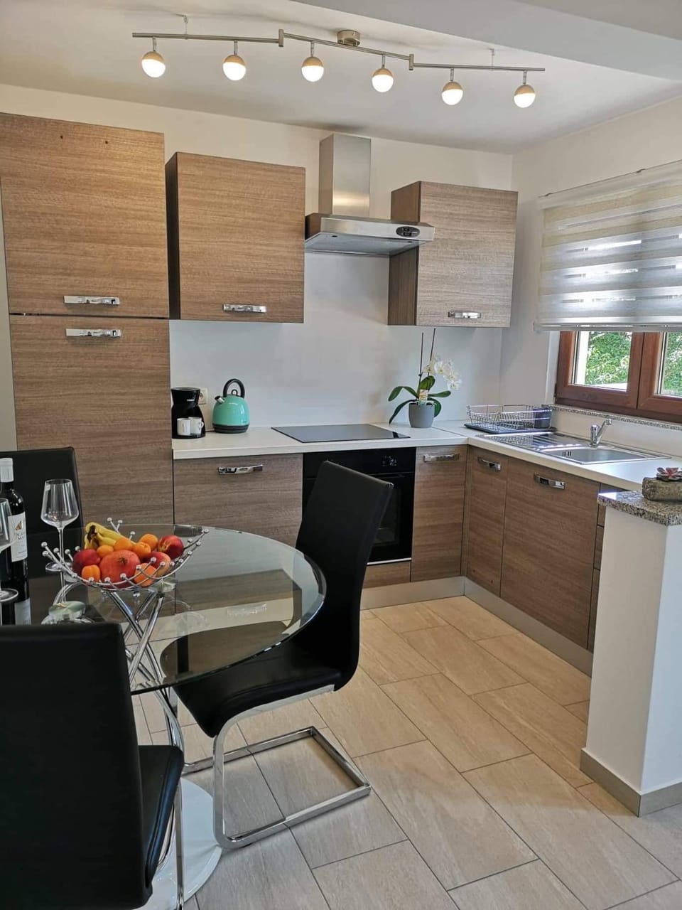 Kitchen or kitchenette, Dining area, minibar, pet friendly, stove