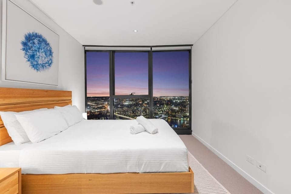 HUGE 3bed 3Bath Skyhigh view Apartment in Kangaroo Point