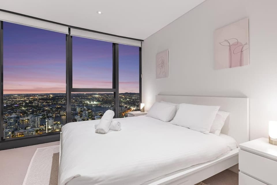 HUGE 3bed 3Bath Skyhigh view Apartment in Kangaroo Point