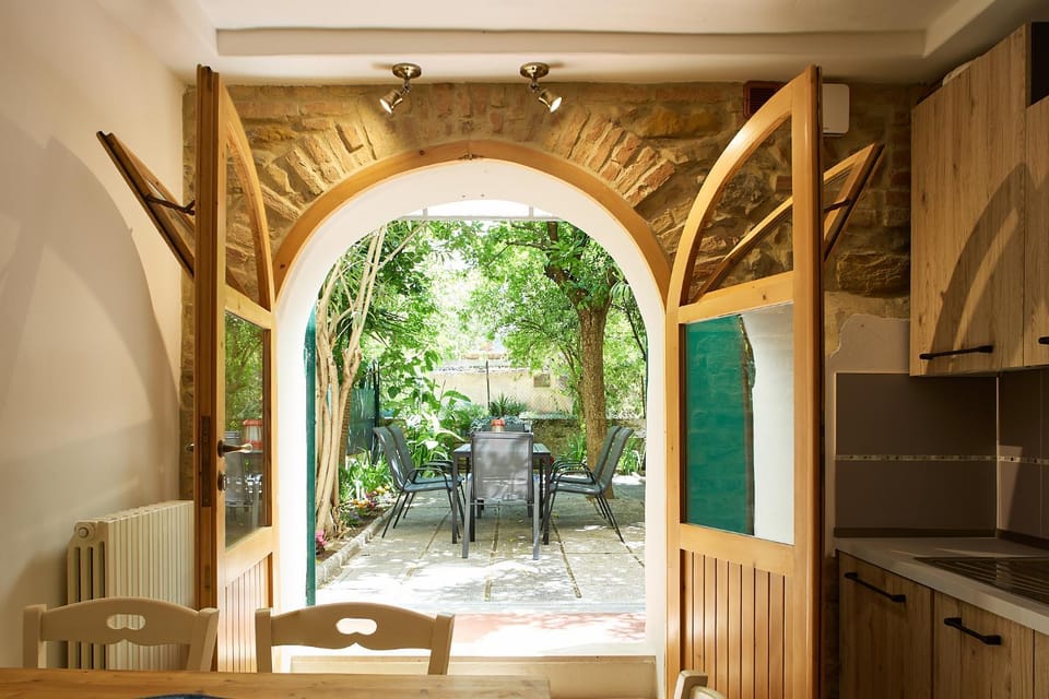 Patio, Garden view