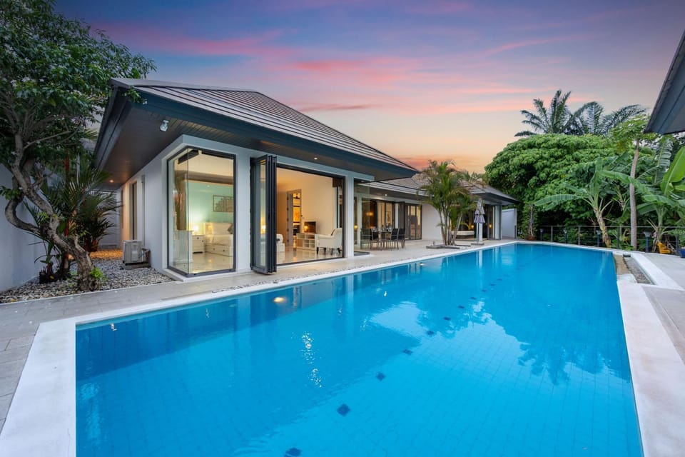 Property building, Garden, Swimming pool, Swimming pool, Sunset