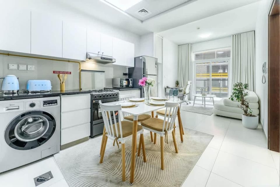 FAM Living 1BR Stay Binghatti Gateway, Al Jaddaf Apartment in Dubai
