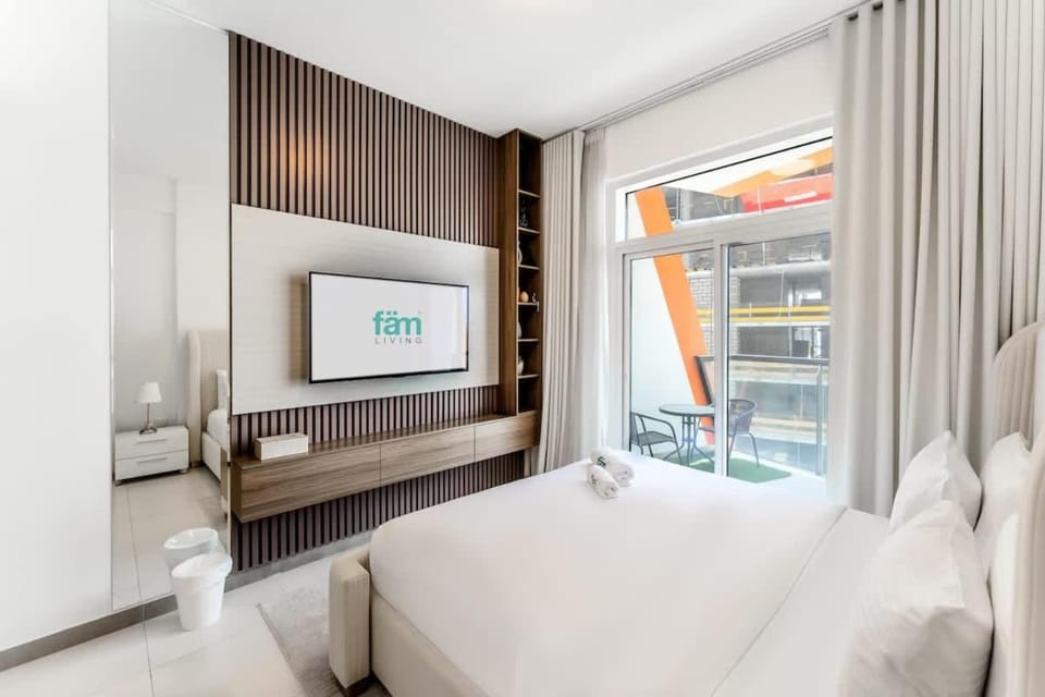 FAM Living 1BR Stay Binghatti Gateway, Al Jaddaf Apartment in Dubai