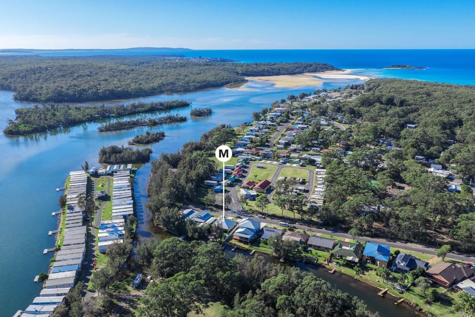 Still Water On Aney House in Lake Conjola