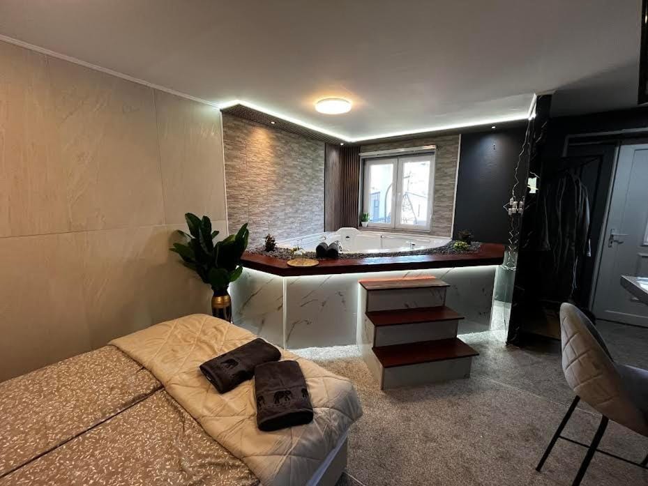 Royal Town- Luxury Jacuzzi Suite Apartment in Federation of Bosnia and Herzegovina