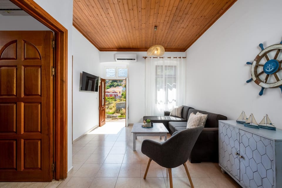 Living room, Seating area, air conditioner