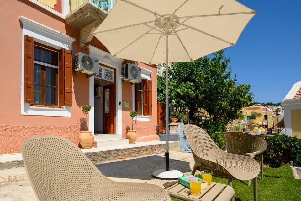 Property building, Patio, Day, Garden