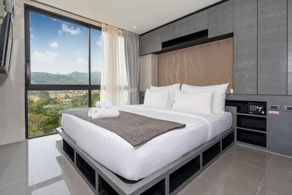 Bed, Photo of the whole room, Bedroom, Mountain view