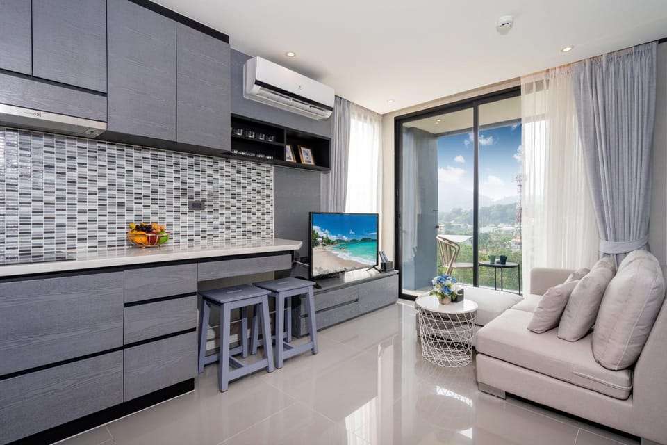 TV and multimedia, Kitchen or kitchenette, Living room, Seating area, Dining area, air conditioner