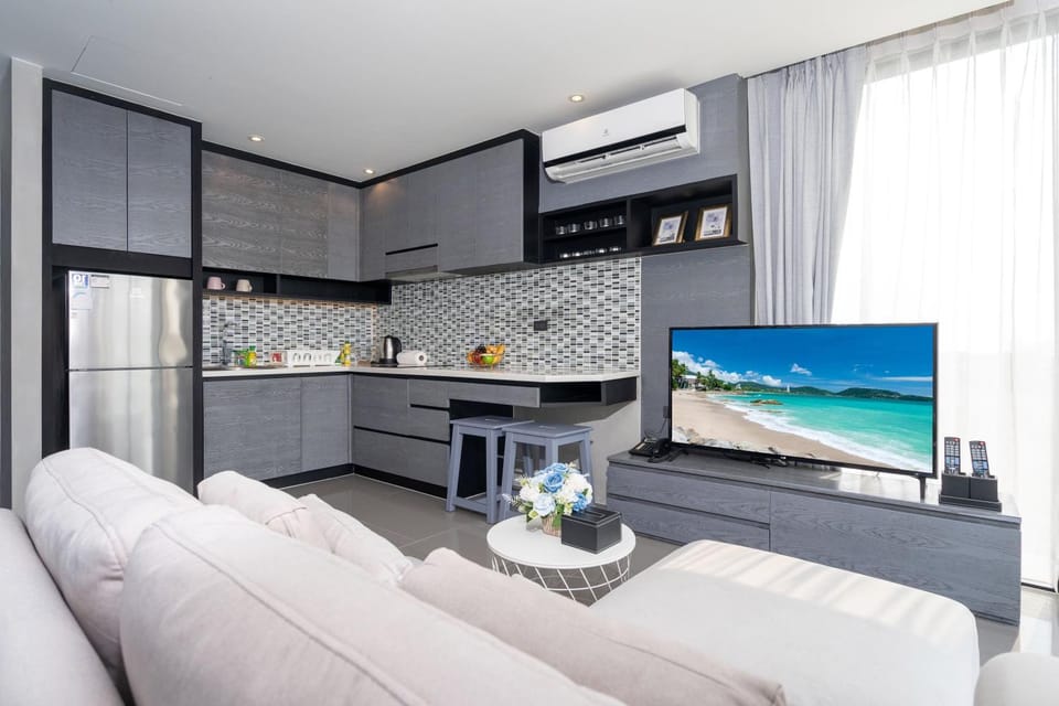 TV and multimedia, Kitchen or kitchenette, Living room, Dining area