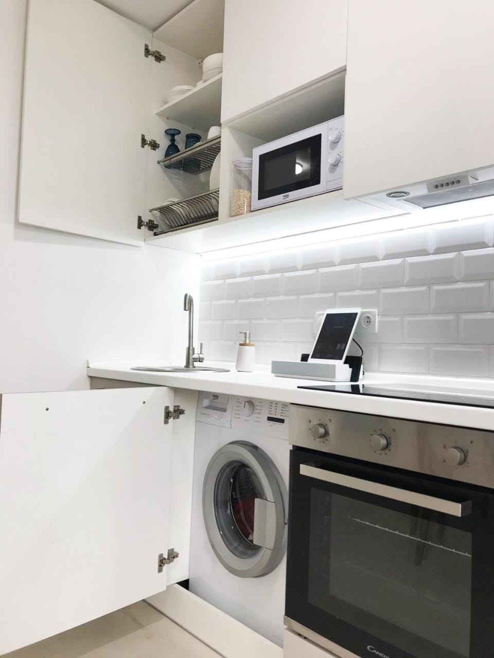 Шикарні апартаменти м Мінська 10 хв пішки, 3 поверх, Богатирська 6А Apartment in Kiev City - Kyiv