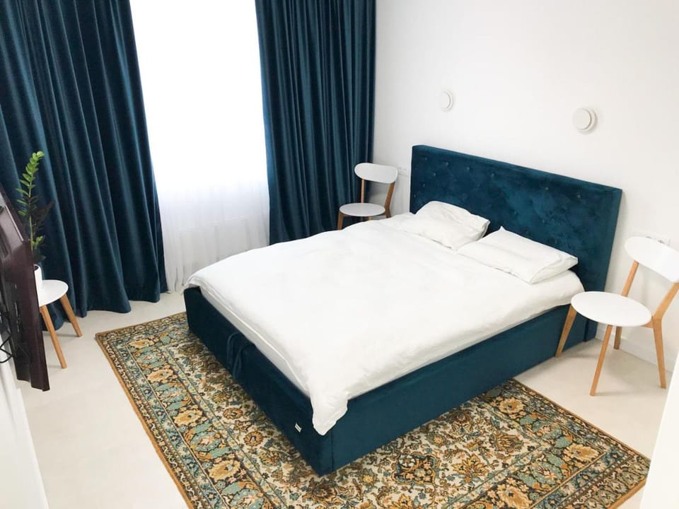 Шикарні апартаменти м Мінська 10 хв пішки, 3 поверх, Богатирська 6А Apartment in Kiev City - Kyiv