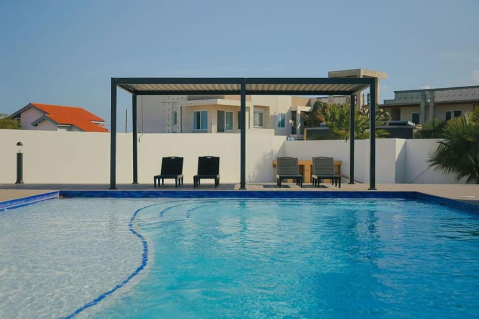 Day, Swimming pool, sunbed
