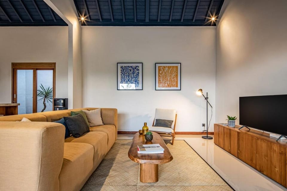 Palm Studio Berawa Villa in North Kuta
