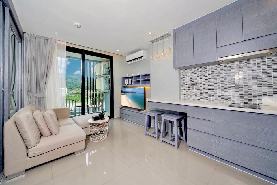 Kitchen or kitchenette, Living room, Seating area, Dining area