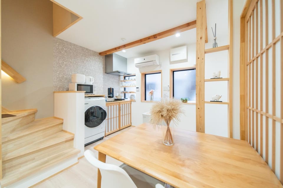 Kitchen or kitchenette, Dining area, stove, air conditioner