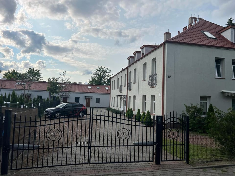 Property building, Street view