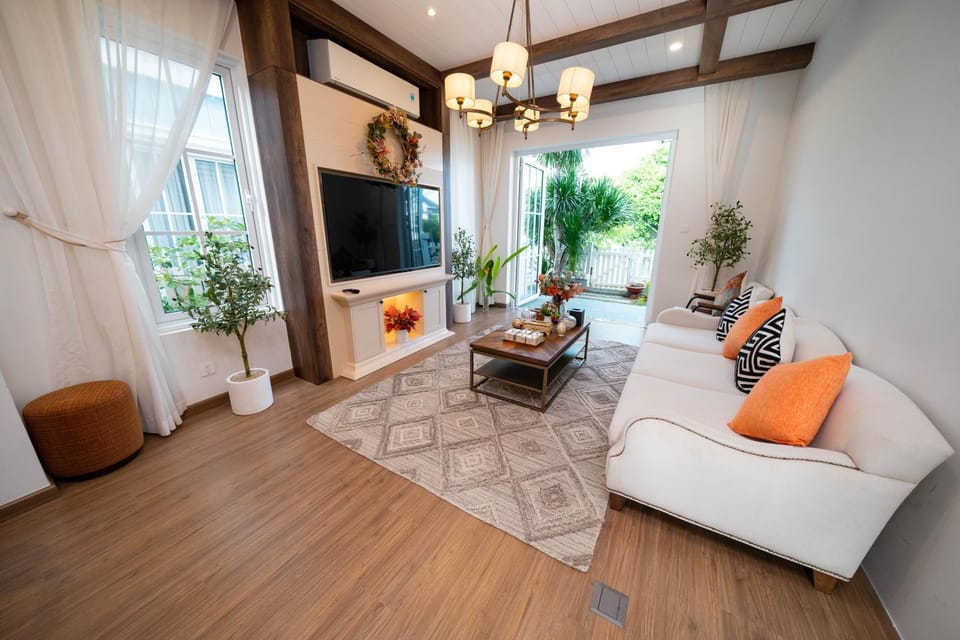 Communal lounge/ TV room, TV and multimedia, Living room, Seating area, Evening entertainment