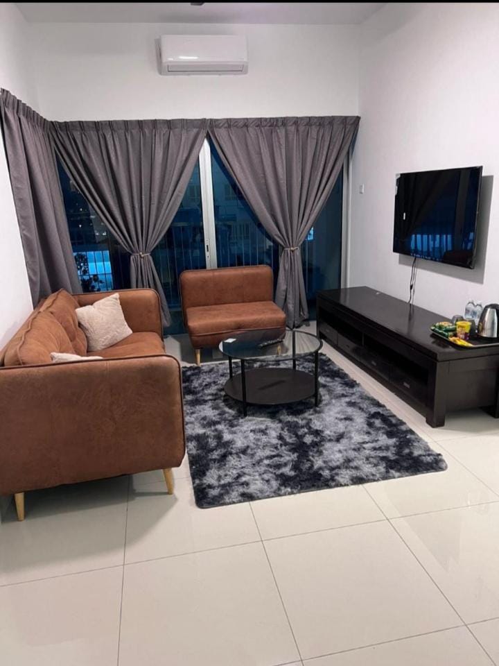 Modern High-Floor 2BR Retreat 9km to KL City Centre Apartment in Federal Territory of Kuala Lumpur